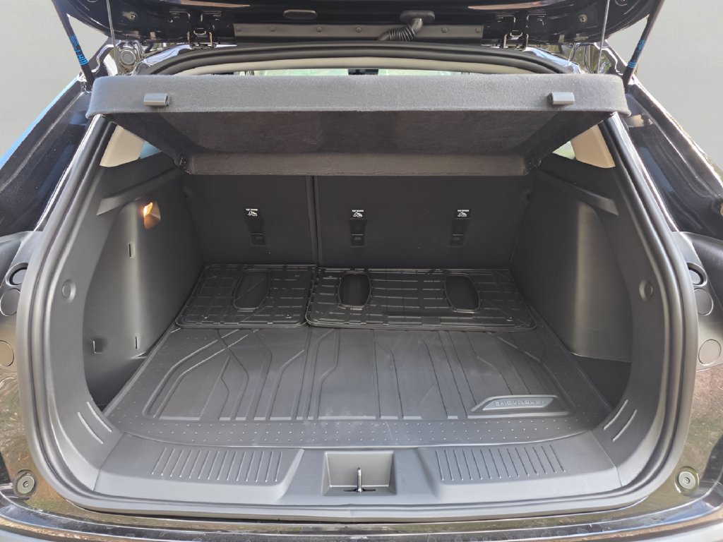 New 2026 Chevrolet Trax LT w/ Midnight Edition FWD image 7