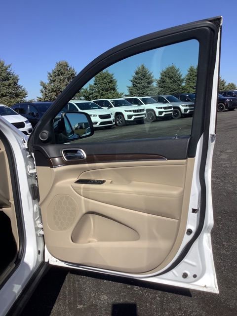 Certified 2017 Jeep Grand Cherokee Limited image 16