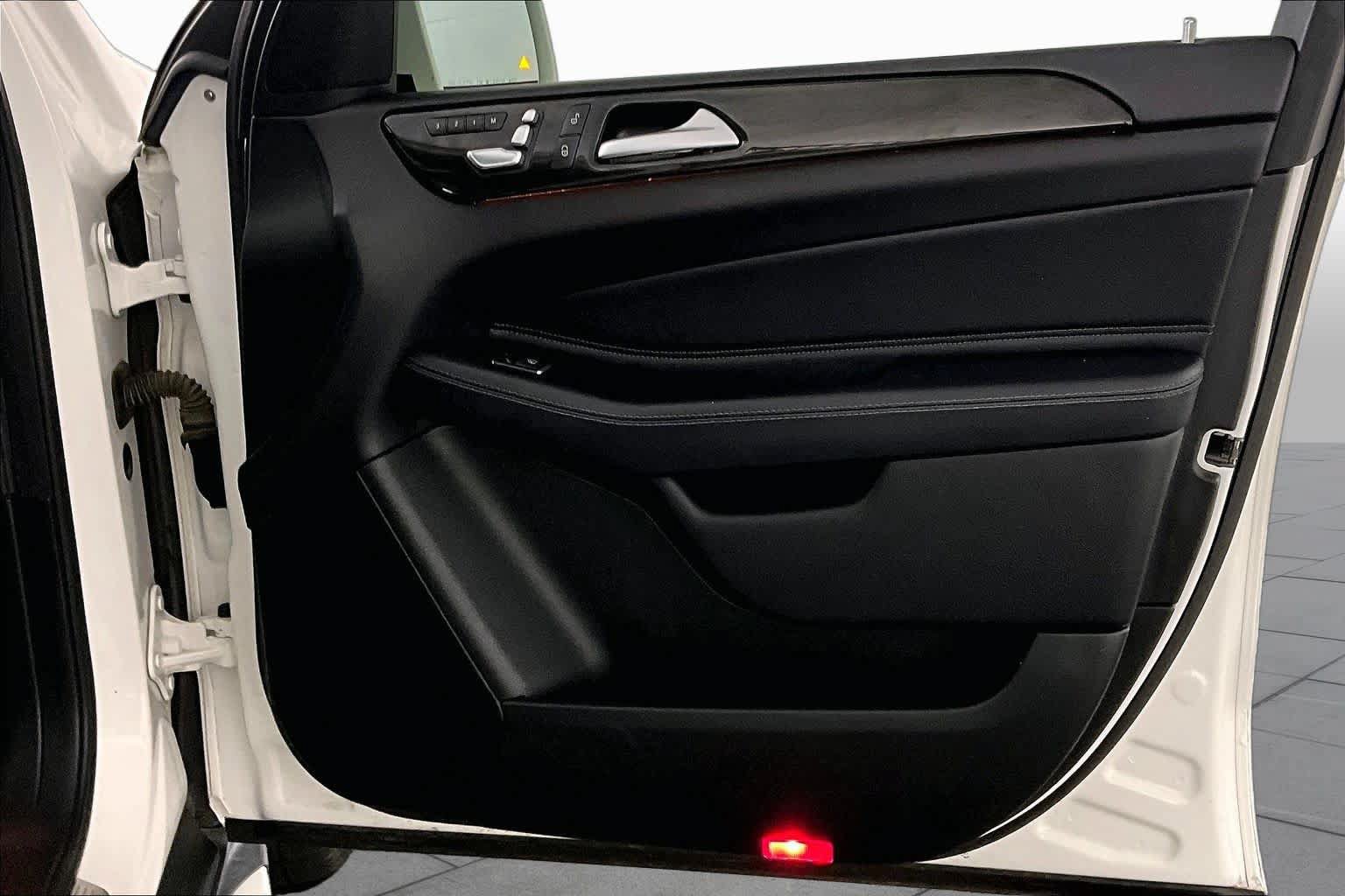Used 2017 Mercedes-Benz GLS 450 4MATIC image 21