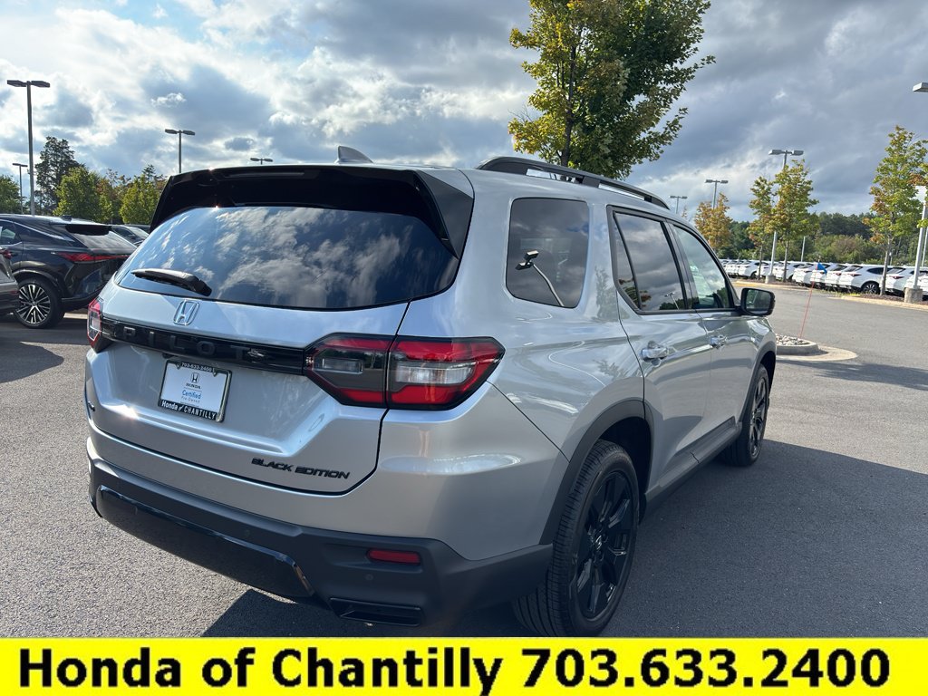 Certified 2026 Honda Pilot Black Edition image 7