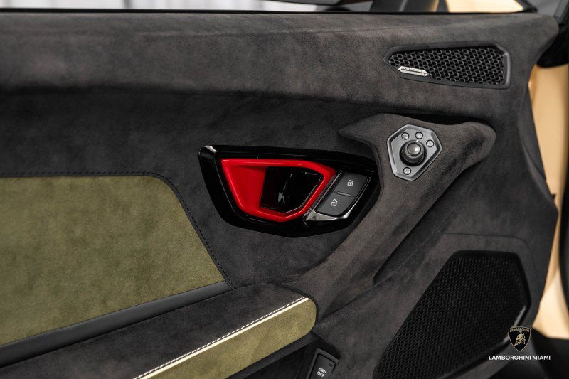 Used 2024 Lamborghini Huracan Sterrato image 34