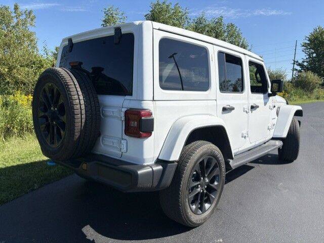 Used 2022 Jeep Wrangler Unlimited Sahara w/ Cold Weather Group AWD/4WD image 12