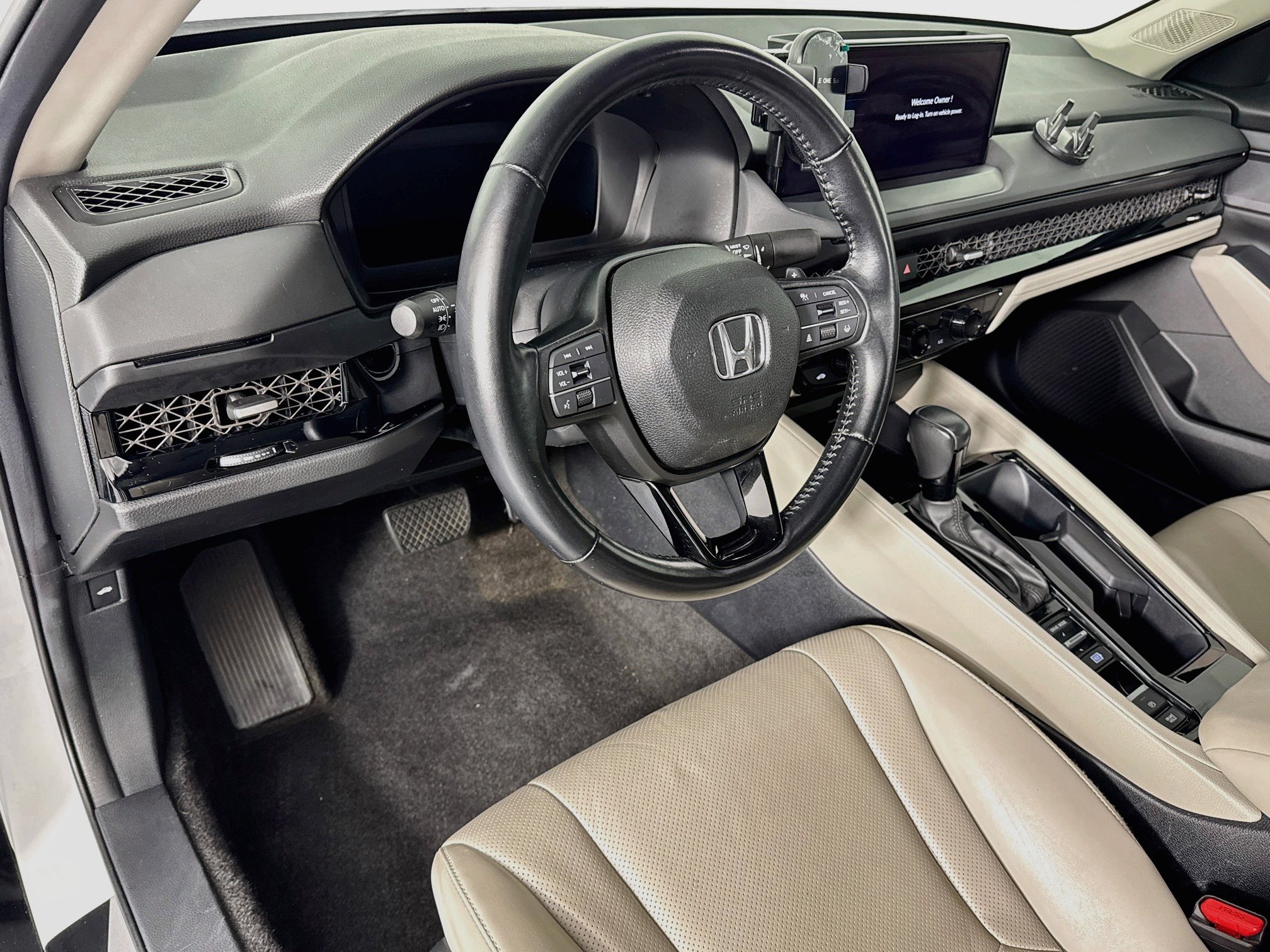 Used 2024 Honda Accord EX-L image 9