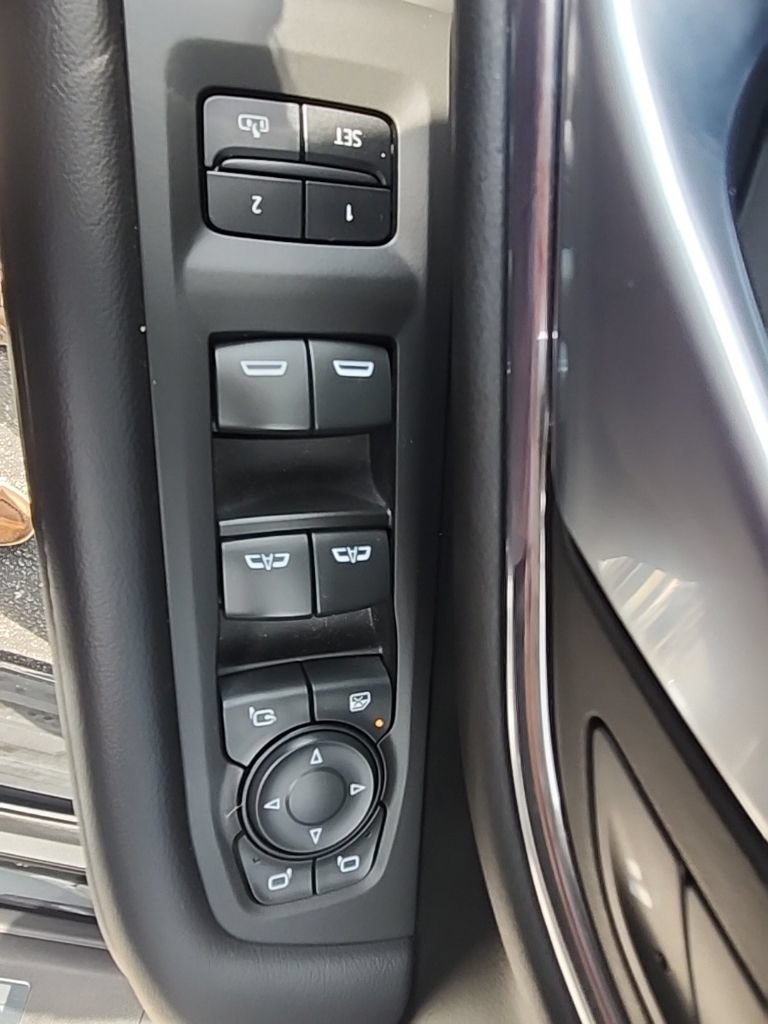 Used 2022 Chevrolet Suburban LT w/ LT Signature Plus Package AWD/4WD image 25