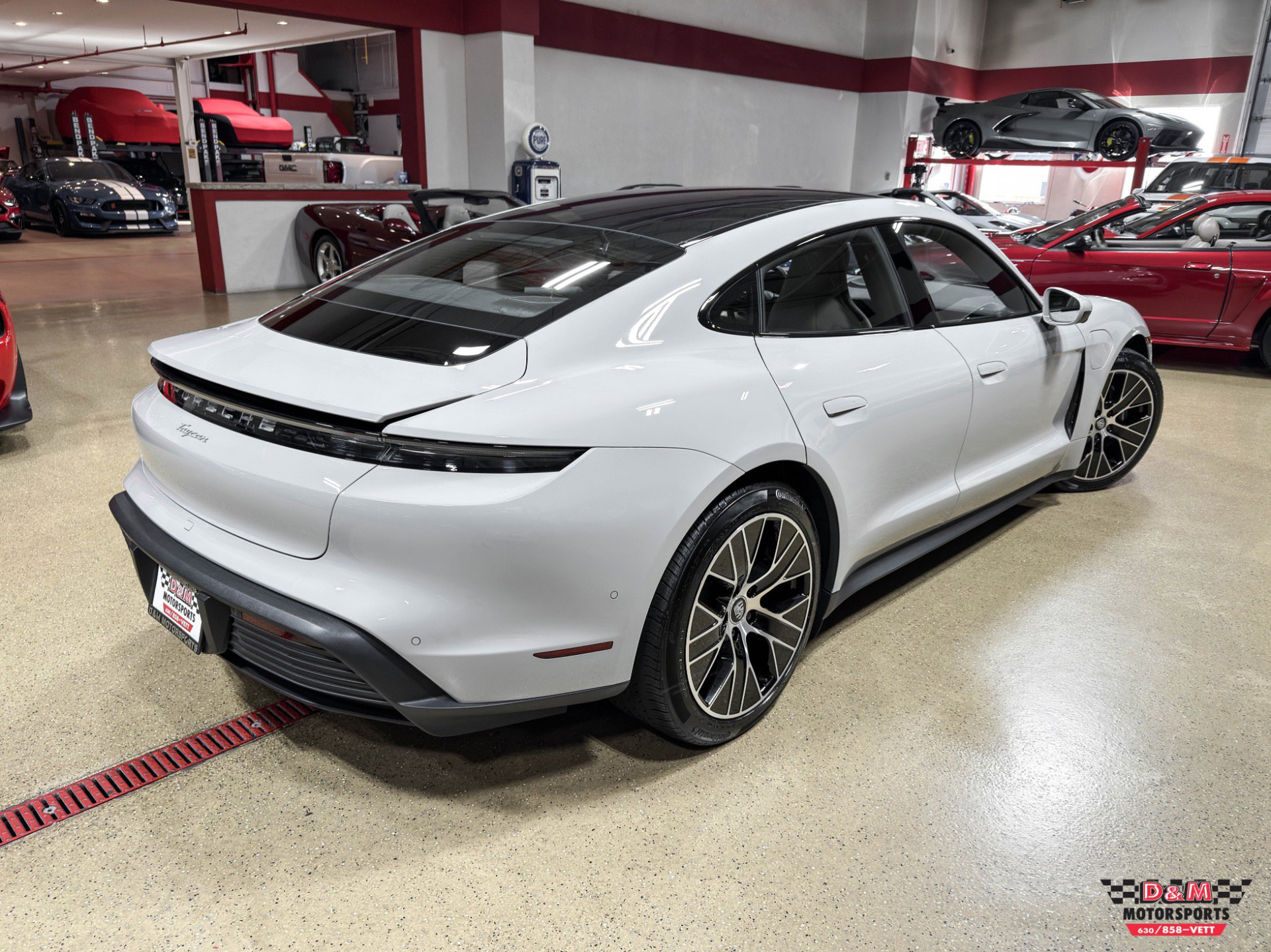 Used 2021 Porsche Taycan image 49