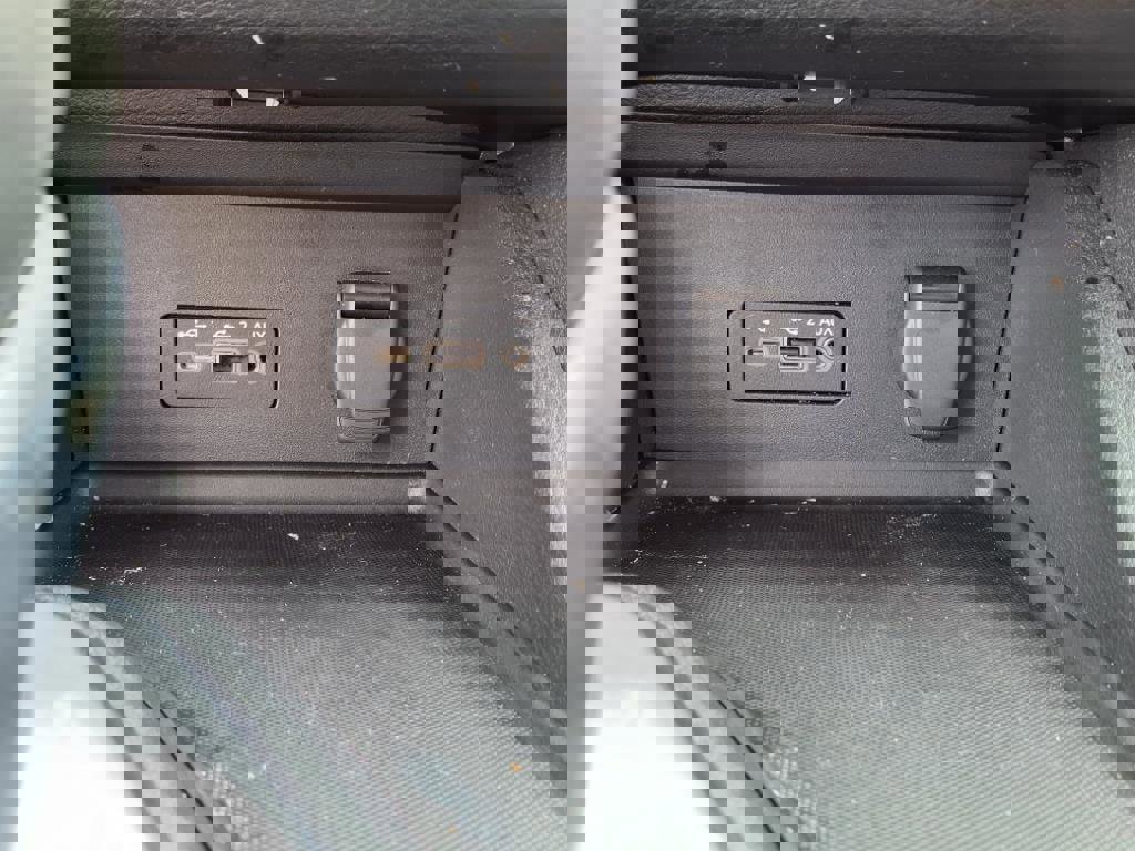 Used 2023 Nissan Sentra SR w/ Electronics Package image 11