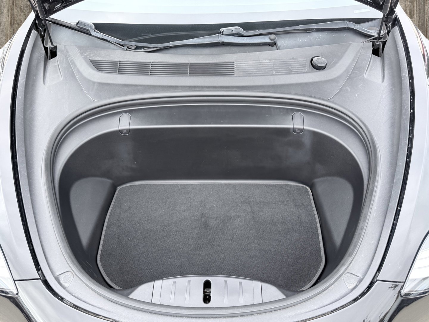 Used 2018 Tesla Model 3 Mid Range image 11