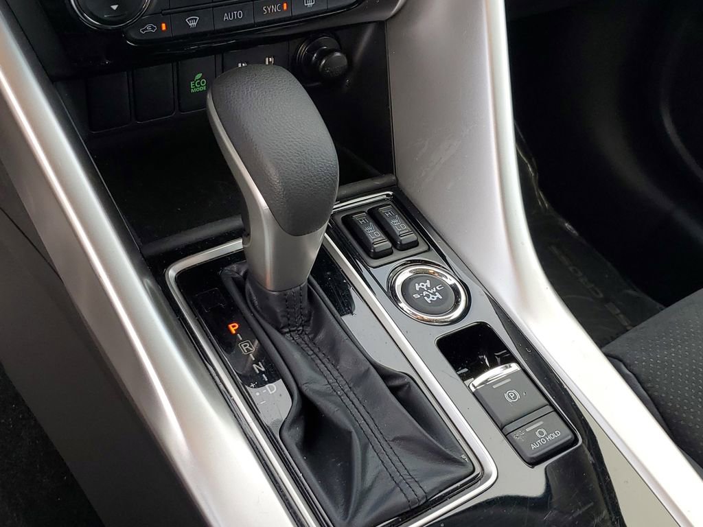 Used 2025 Mitsubishi Eclipse Cross AWD image 30