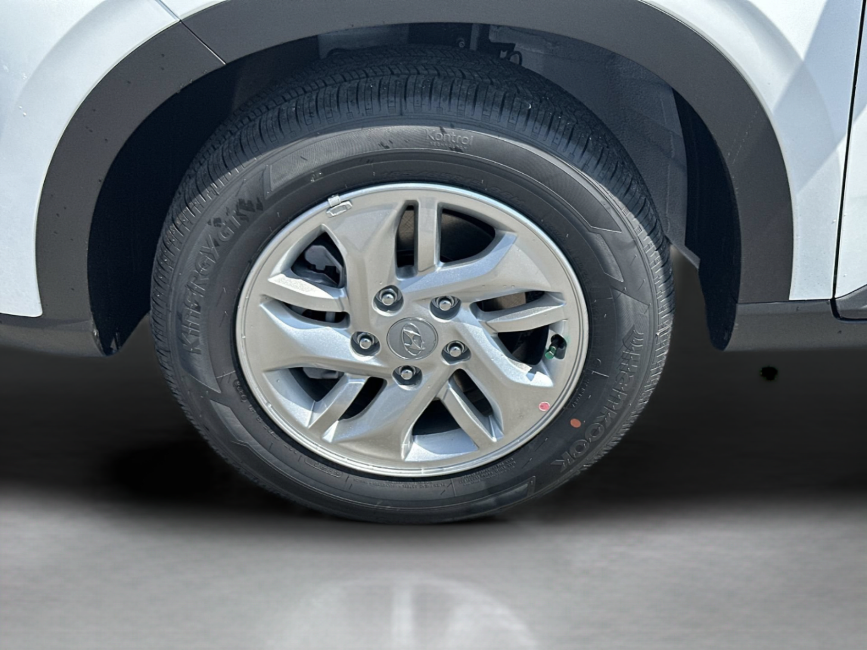 New 2026 Hyundai Venue SE FWD image 19