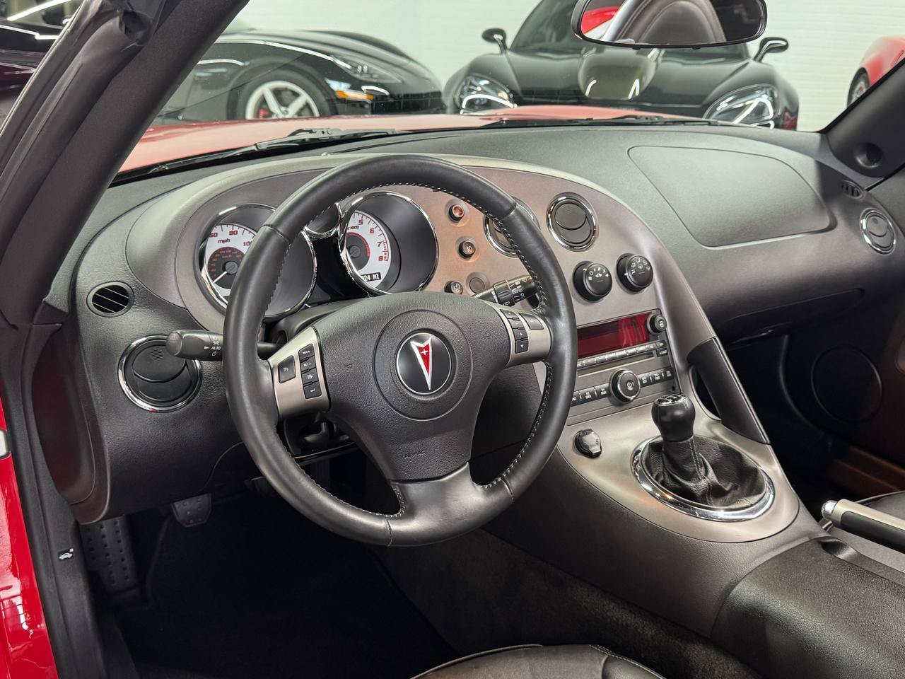Used 2007 Pontiac Solstice Convertible w/ Premium Package RWD image 35