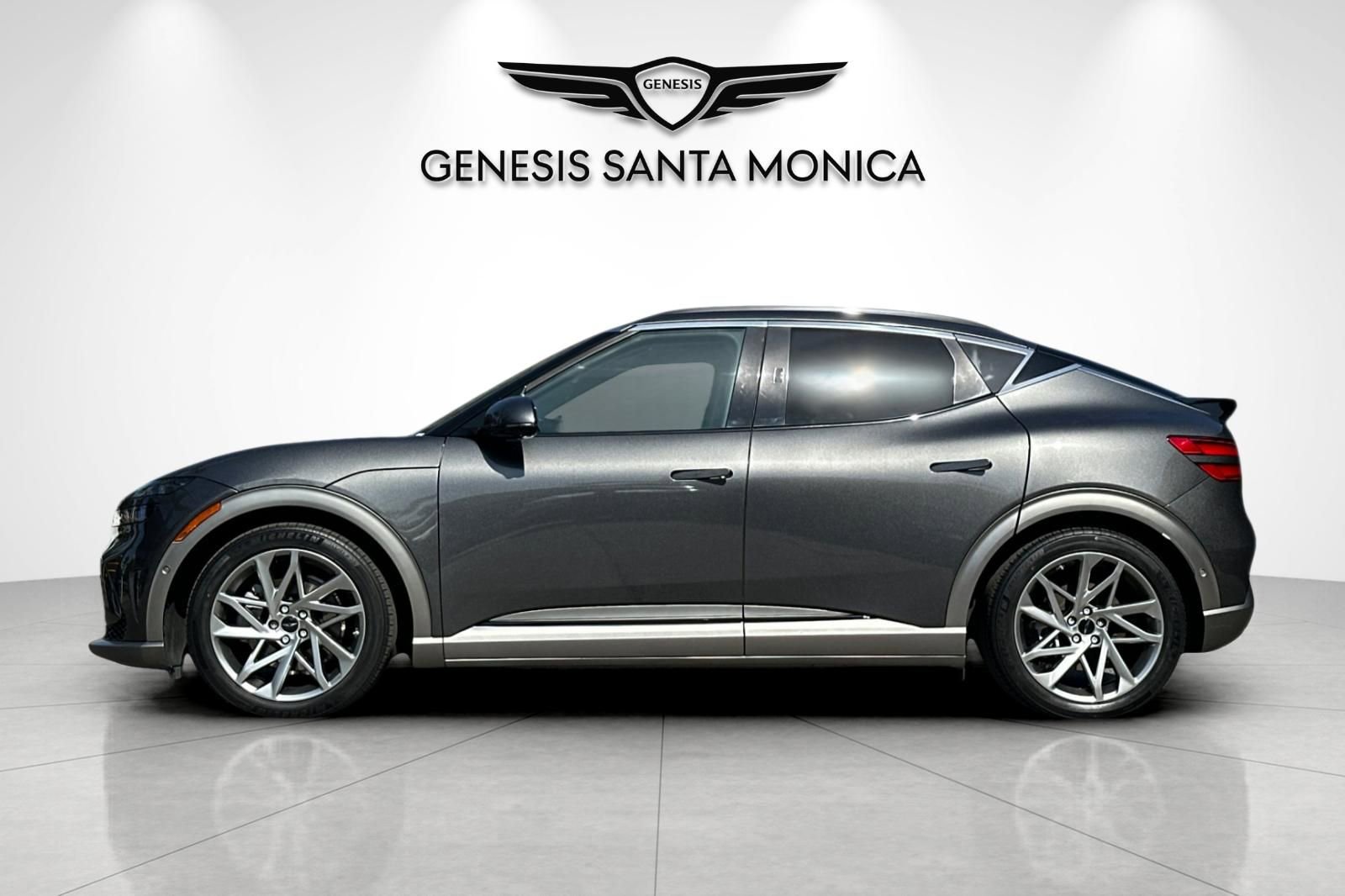 Used 2023 Genesis GV60 Advanced image 8