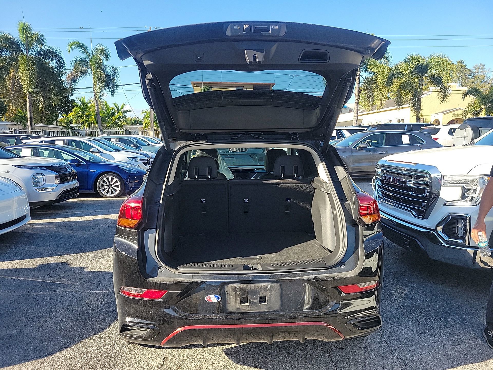 Used 2023 Buick Encore GX Select w/ Sport Touring Package image 14