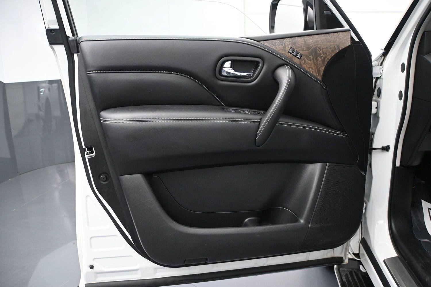 Used 2021 INFINITI QX80 Premium Select w/ All-Season Package AWD/4WD image 8