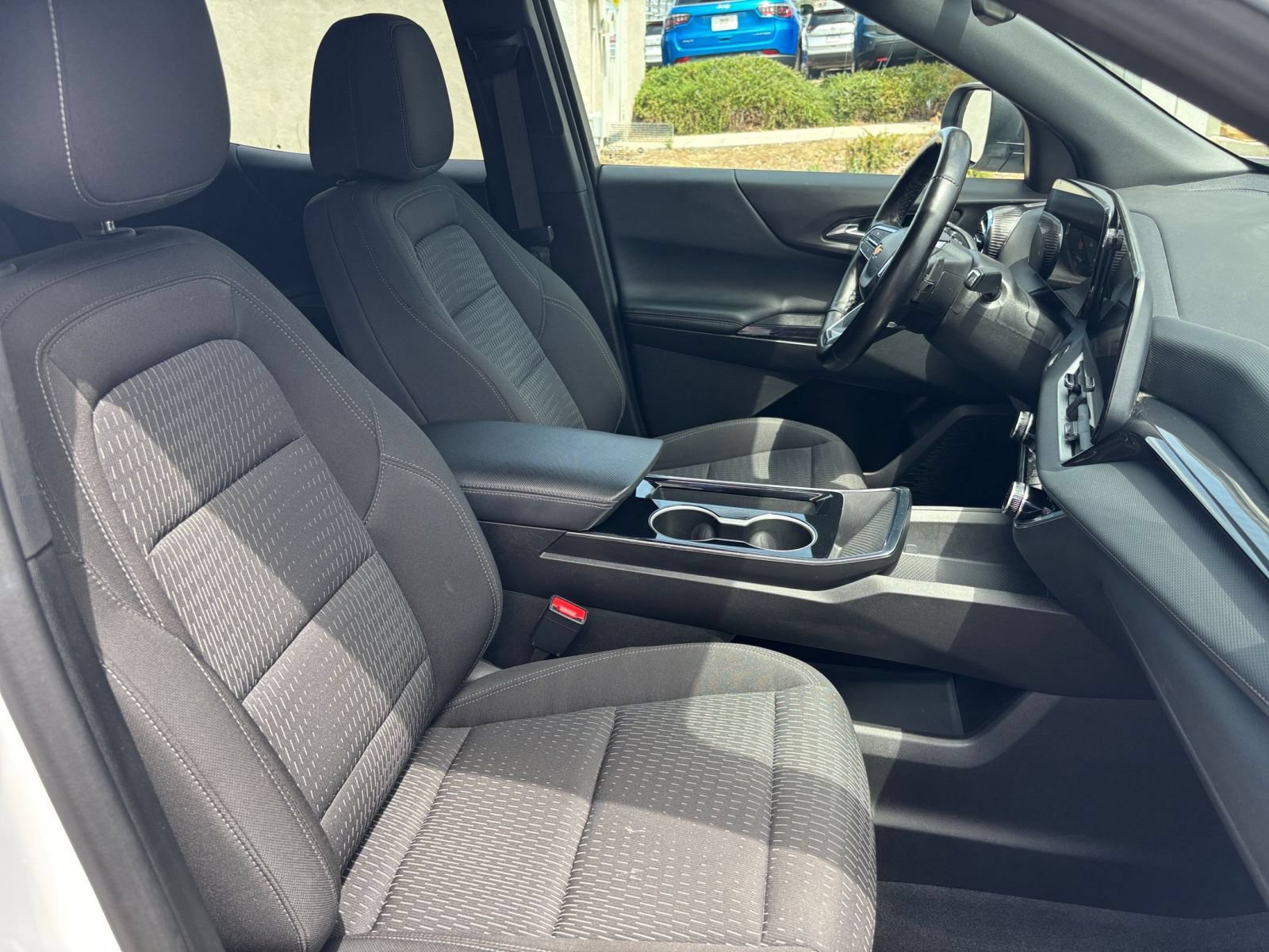 Used 2025 Chevrolet Equinox LT FWD image 36