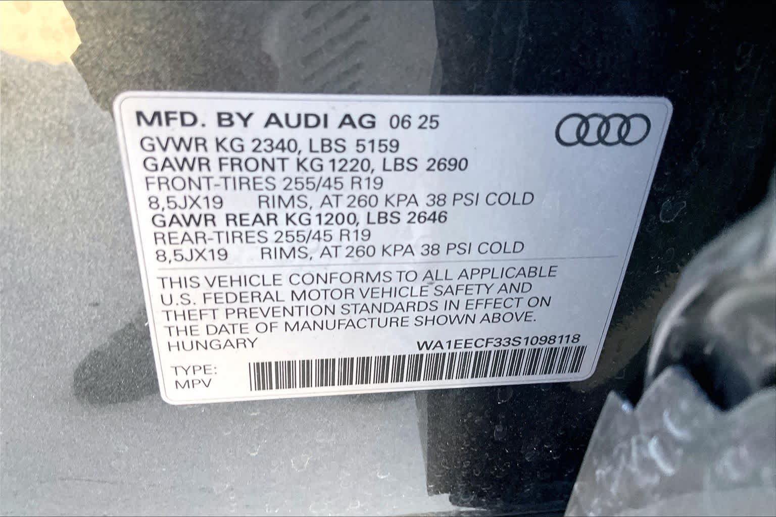 Used 2025 Audi Q3 2.0T Premium Plus w/ Premium Plus Package AWD/4WD image 35