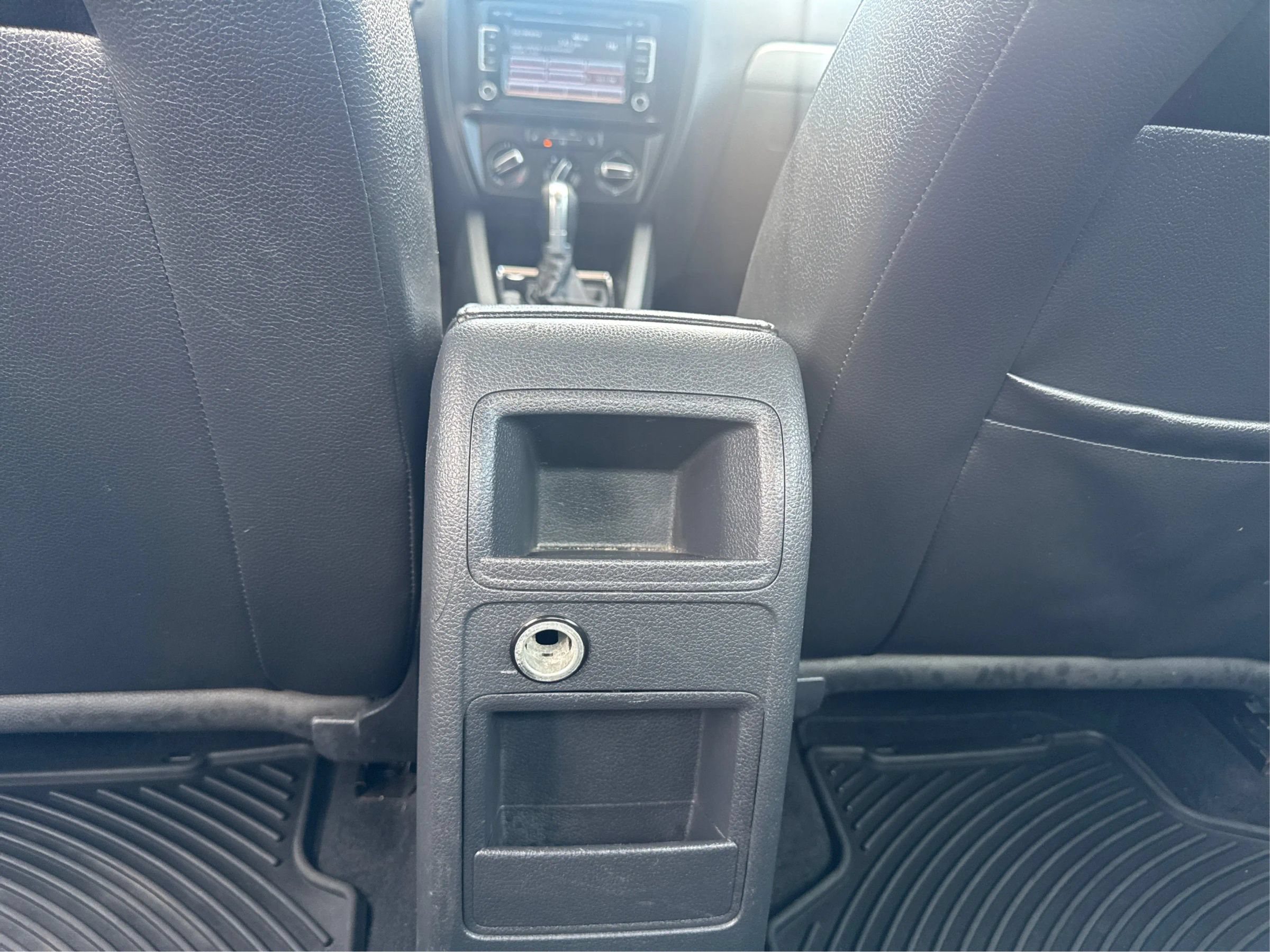 Used 2015 Volkswagen Jetta SE FWD image 21