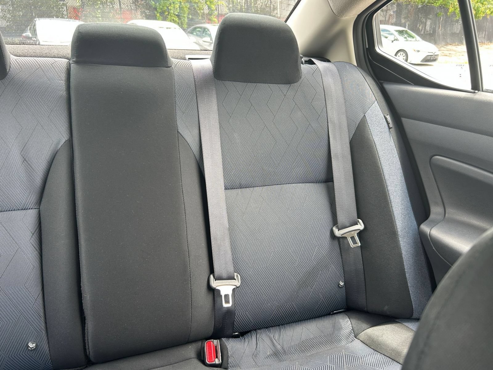 Used 2025 Nissan Versa SV FWD image 31