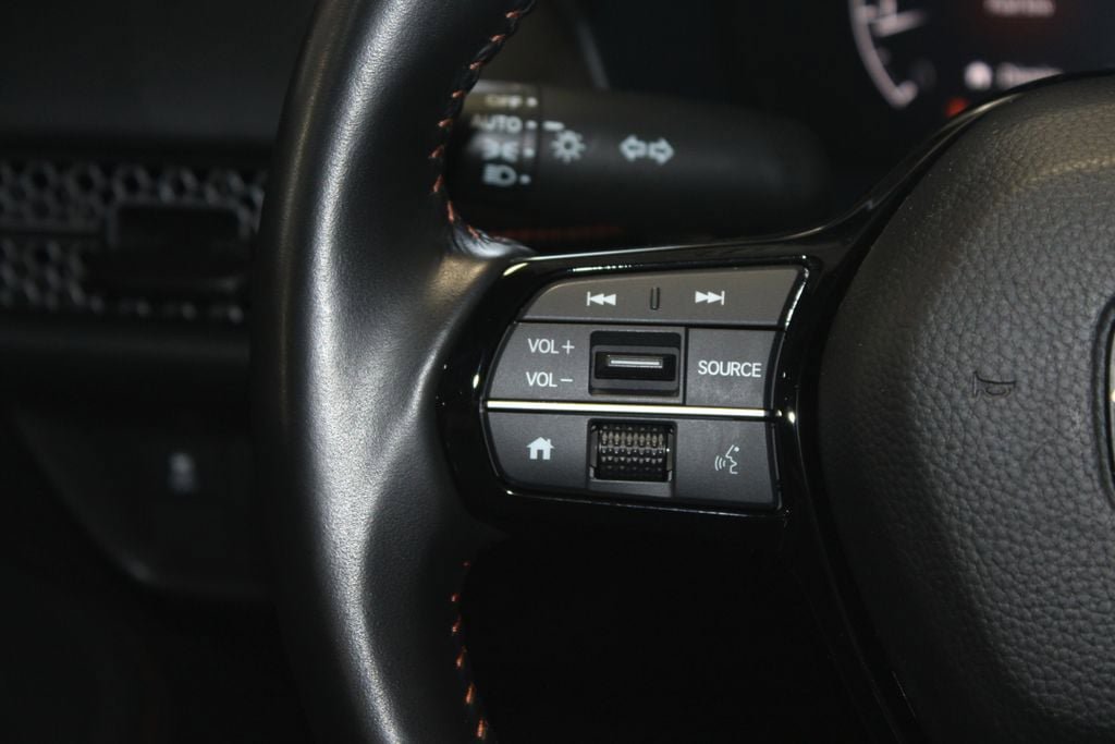 Used 2025 Honda HR-V Sport image 18