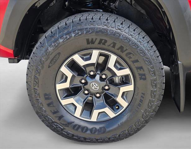 Certified 2022 Toyota Tacoma TRD Off-Road w/ TRD Premium Off Road Package AWD/4WD image 23