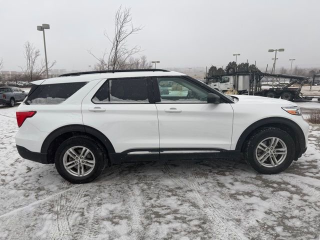 Used 2024 Ford Explorer XLT w/ Equipment Group 202A image 9