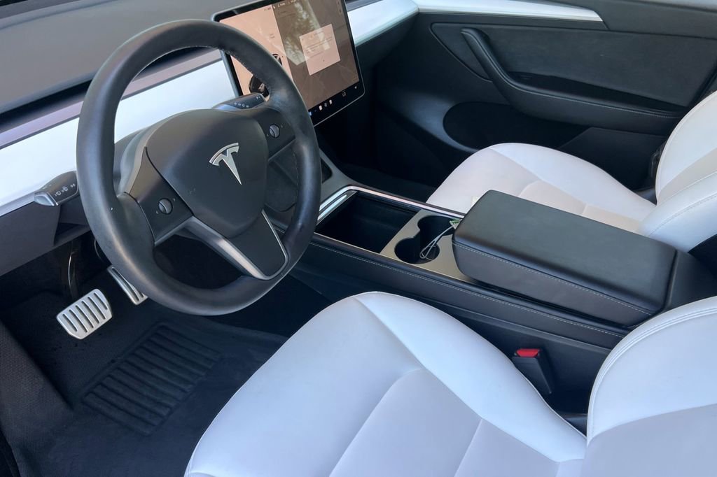 Used 2022 Tesla Model Y Performance AWD/4WD image 12