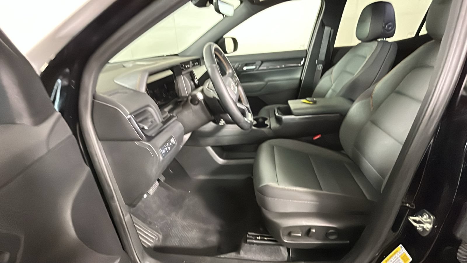 New 2026 GMC Terrain AT4 w/ Technology Package II AWD/4WD image 13