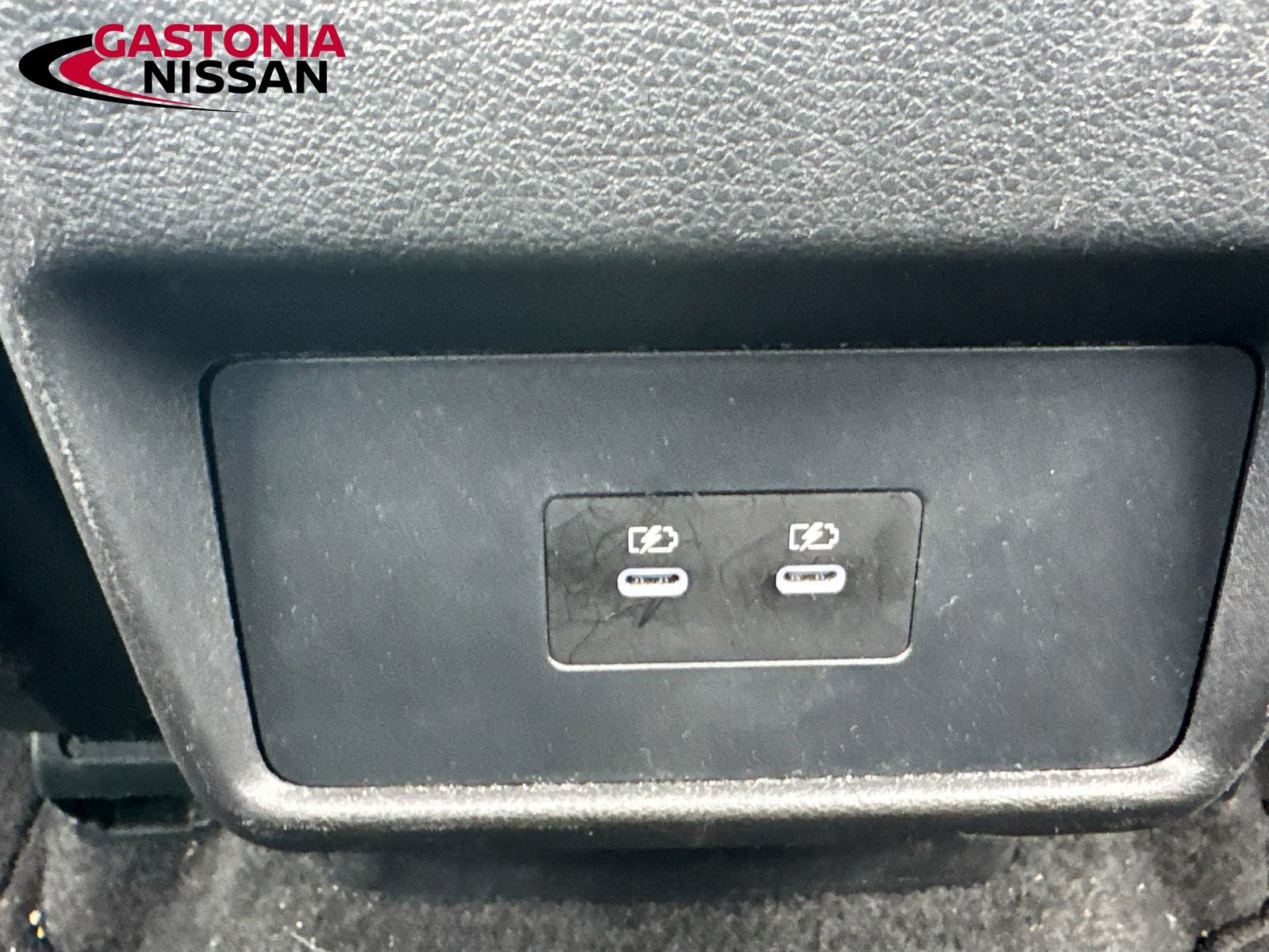 Used 2025 Nissan Rogue SV FWD image 32