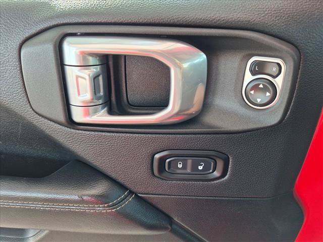 Used 2020 Jeep Wrangler Unlimited Sahara w/ Uconnect 4C Nav & Sound Group AWD/4WD image 21