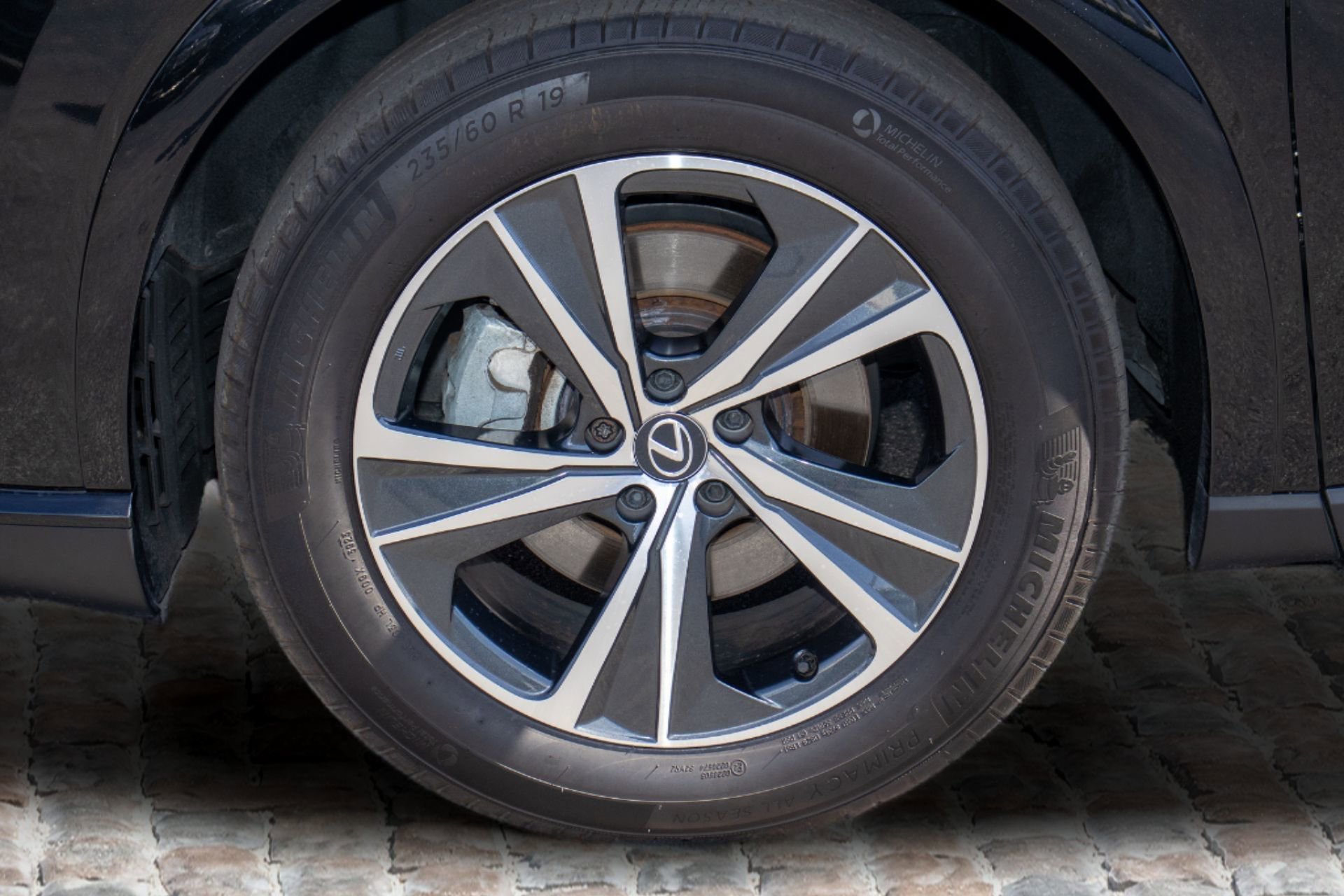 Used 2024 Lexus RX 350 FWD w/ Technology Package image 38