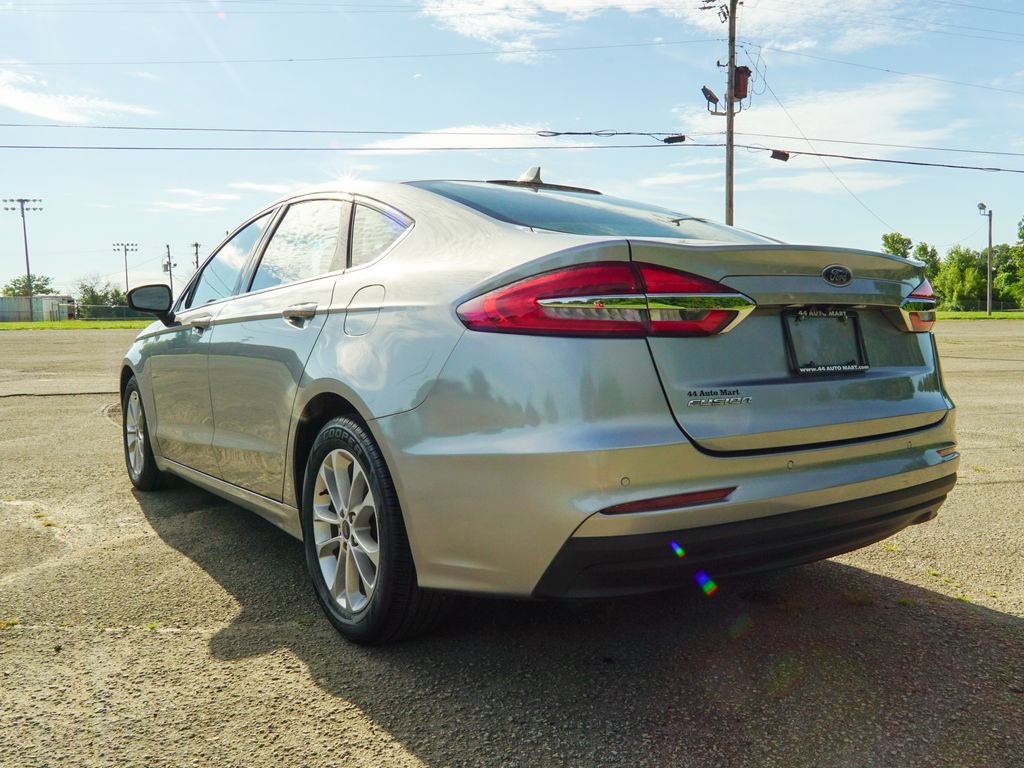 Used 2020 Ford Fusion SE FWD image 4