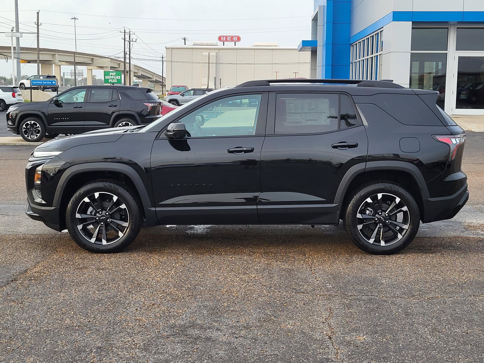 New 2026 Chevrolet Equinox RS w/ Convenience Package III FWD image 2