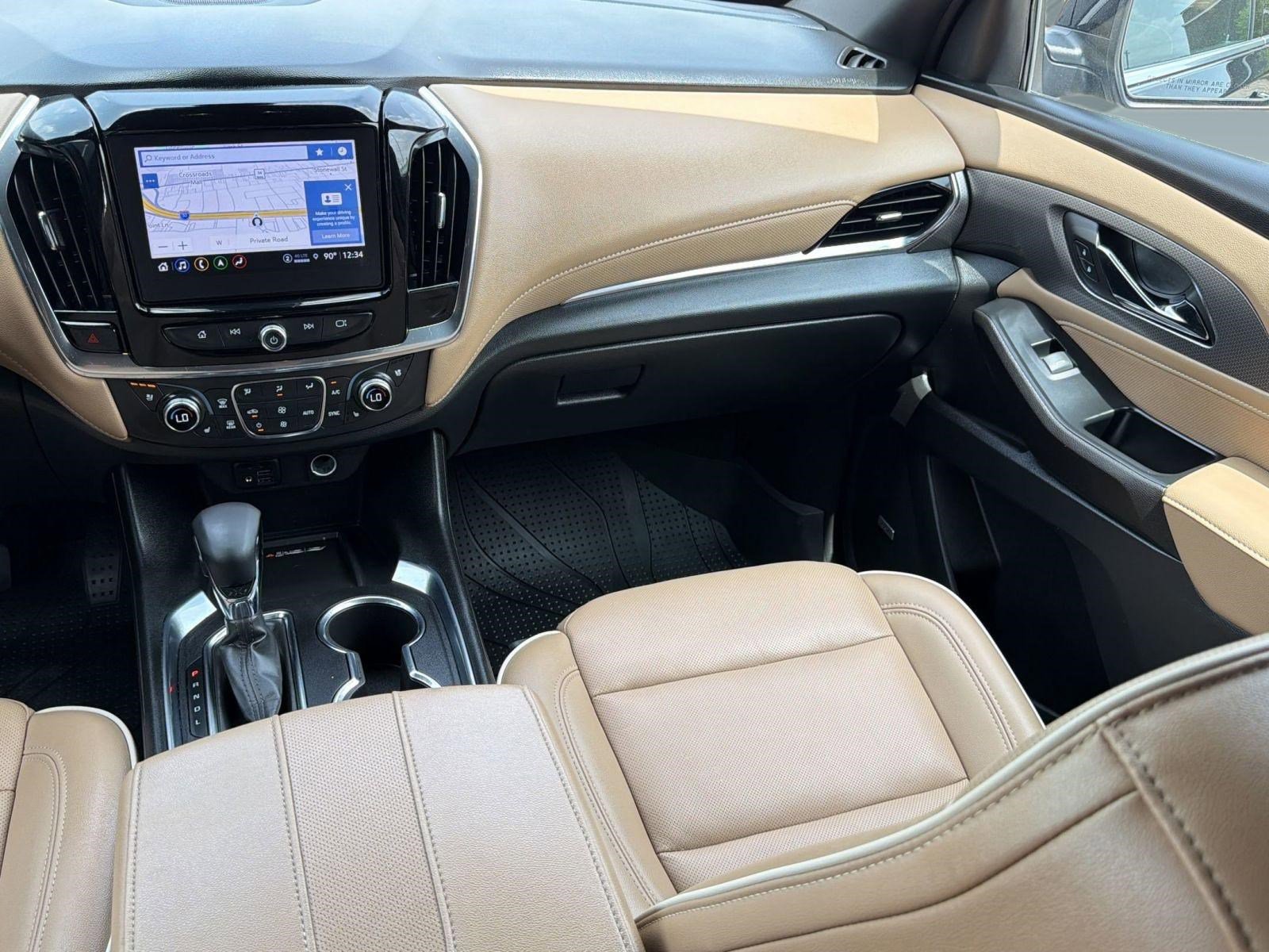 Used 2023 Chevrolet Traverse Premier FWD image 29