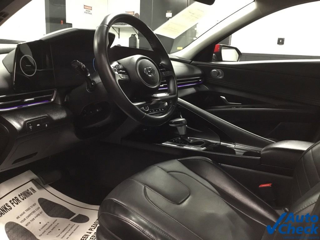 Used 2023 Hyundai Elantra Limited image 22