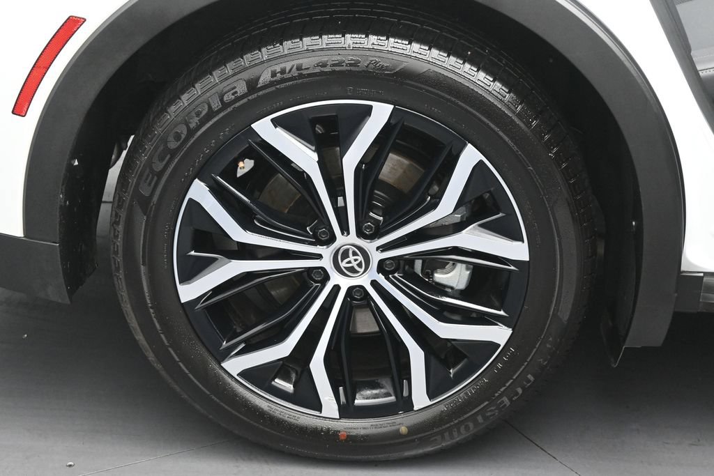 Used 2026 Toyota Crown AWD/4WD image 35