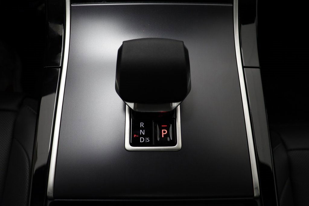 New 2026 Land Rover Range Rover Velar Dynamic SE image 13