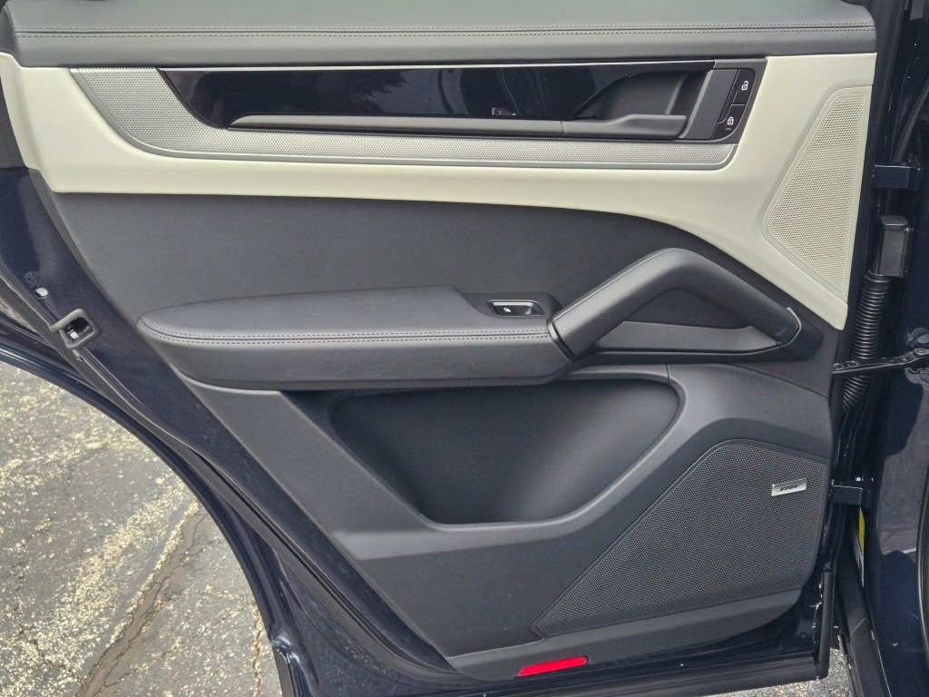 New 2026 Porsche Cayenne Coupe image 31