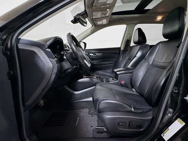 Used 2018 Nissan Rogue SL w/ Premium Package image 19