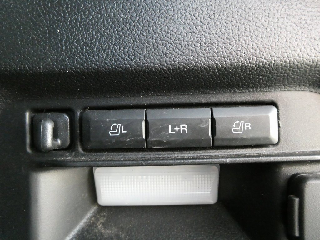 Used 2020 Ford Explorer Limited image 19