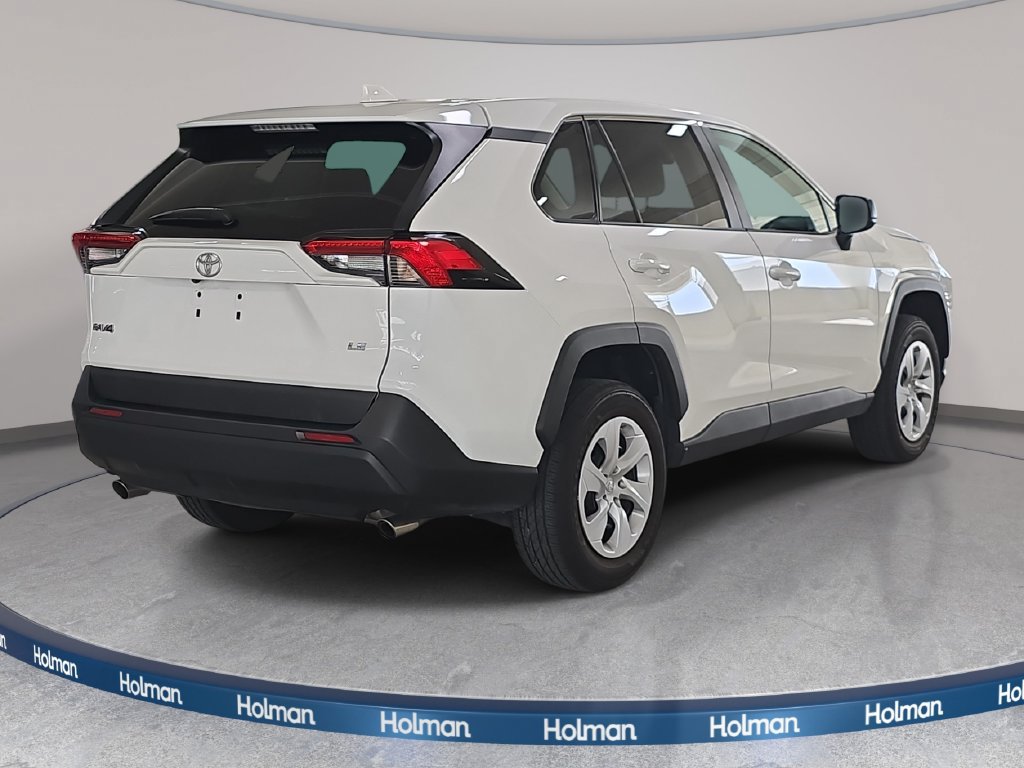 Used 2024 Toyota RAV4 LE FWD image 6