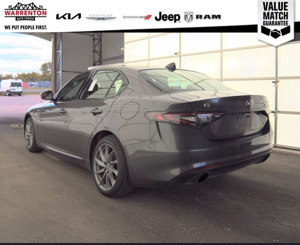 Used 2024 Alfa Romeo Giulia Ti AWD/4WD image 12