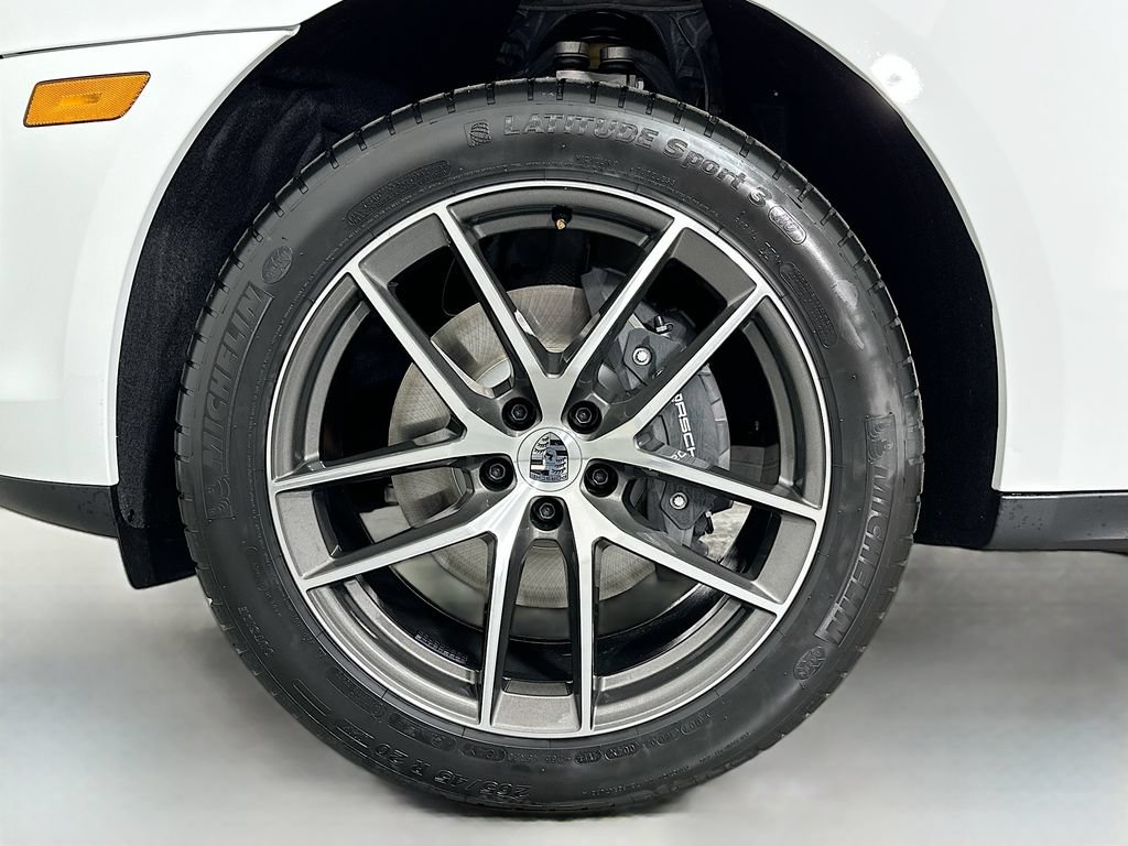 Certified 2026 Porsche Macan AWD/4WD image 33