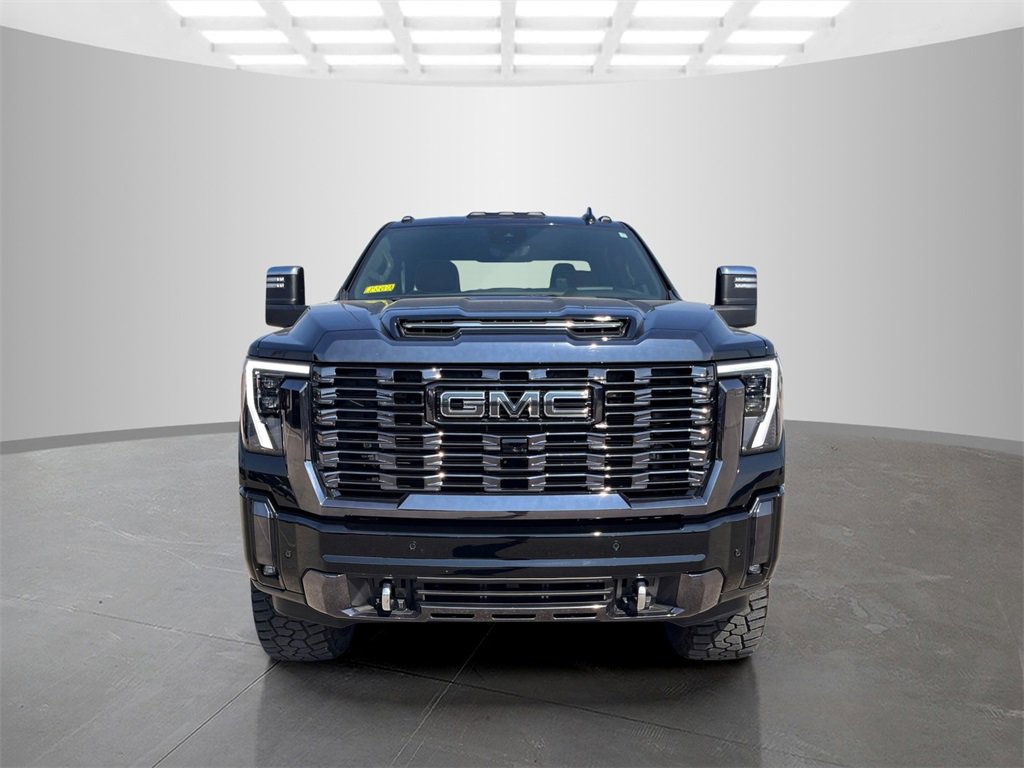 Used 2024 GMC Sierra 3500 Denali Ultimate image 2