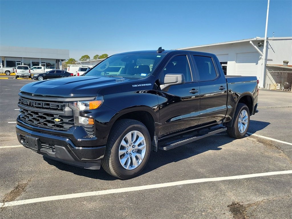 Used 2025 Chevrolet Silverado 1500 Custom image 12