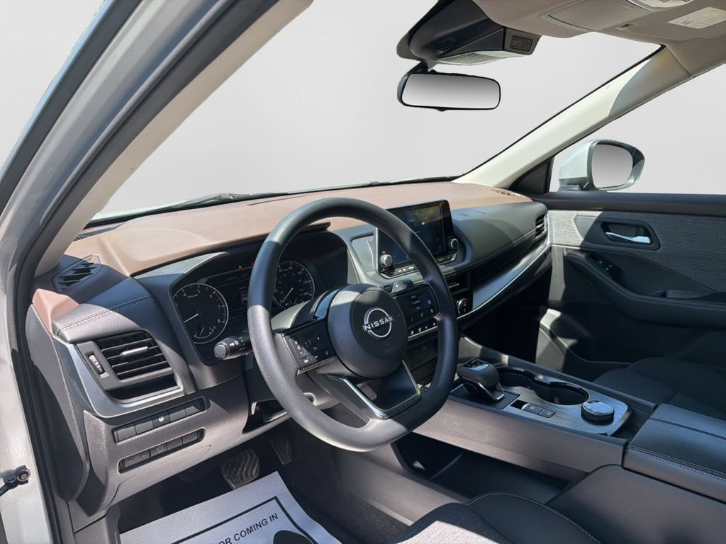 Used 2023 Nissan Rogue SV AWD/4WD image 12