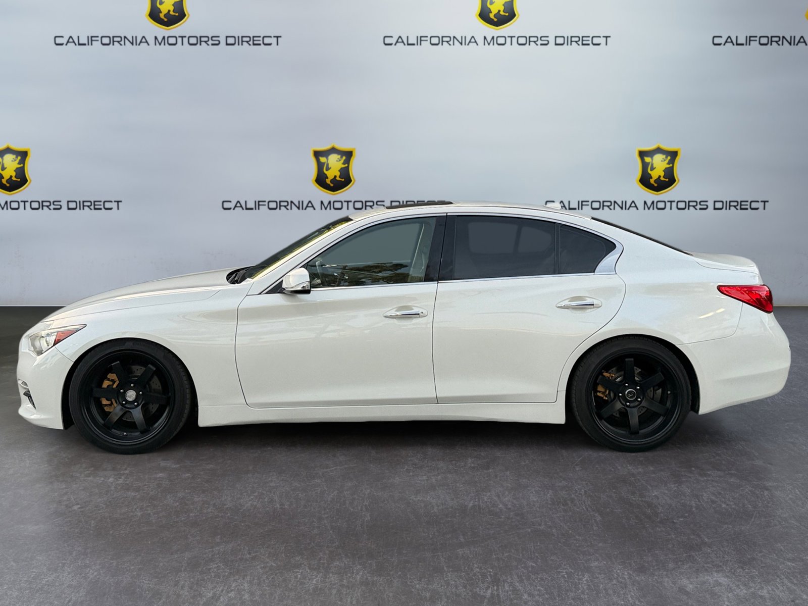 Used 2017 INFINITI Q50 3.0t Premium w/ 3.0T Premium Plus Package image 2