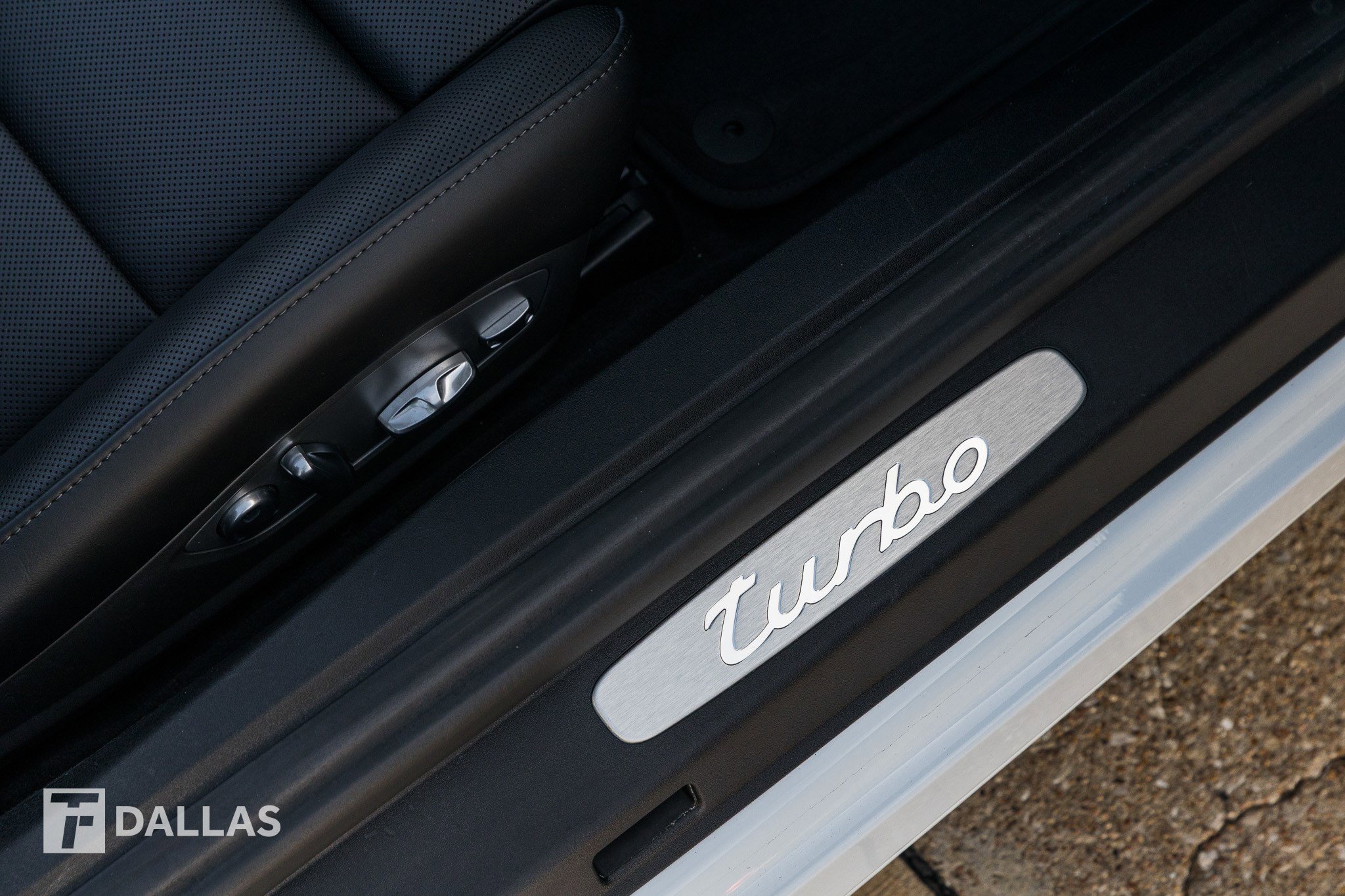 Used 2016 Porsche 911 Turbo w/ Sport Chrono Package image 33