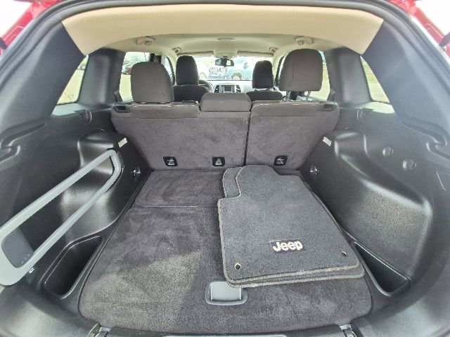 Used 2017 Jeep Cherokee Sport AWD/4WD image 17