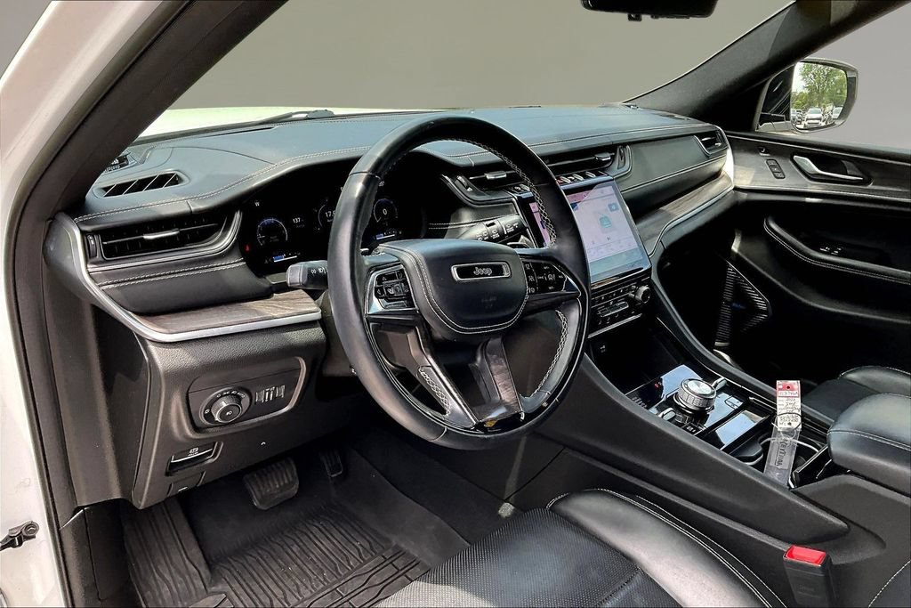 Used 2022 Jeep Grand Cherokee L Overland w/ Advanced Protech Group III AWD/4WD image 16