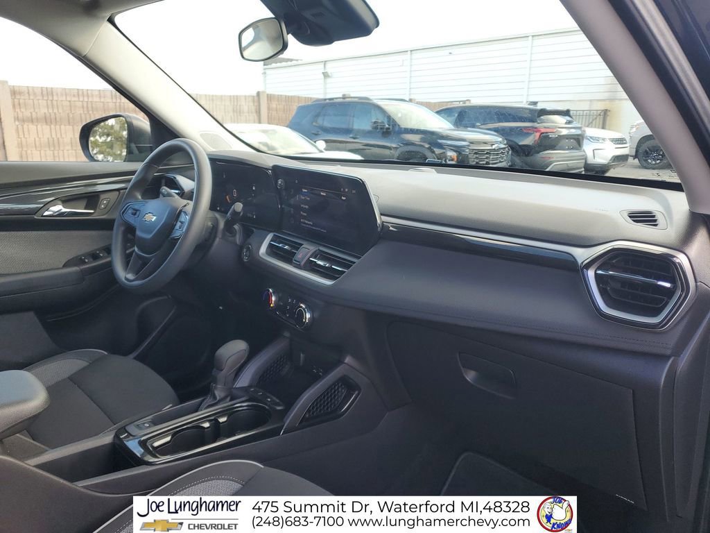 Used 2025 Chevrolet TrailBlazer LS w/ LPO, Blackout Package image 29