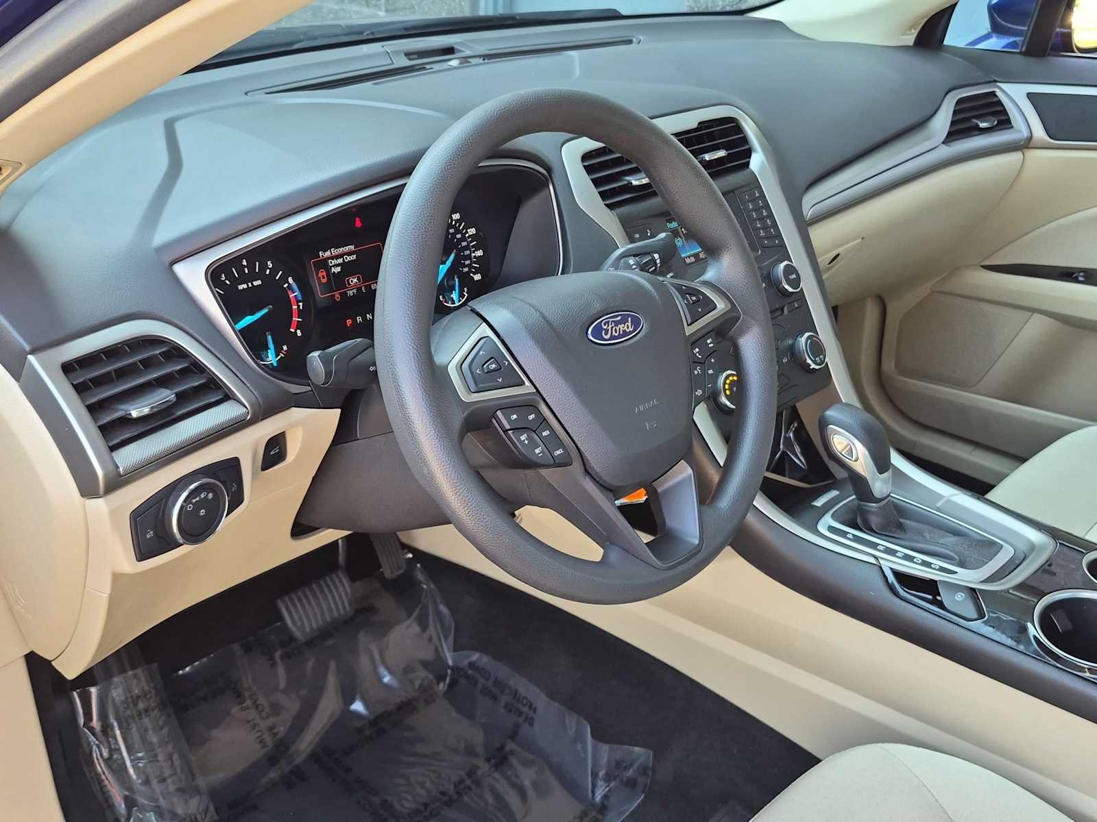 Used 2014 Ford Fusion SE FWD image 10